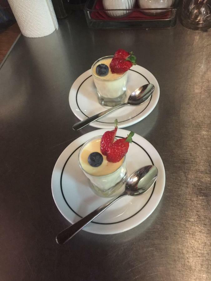 Weinstube Heigl Restaurante Pizzeria Puccini Hotel ลันด์สฮูท ภายนอก รูปภาพ
