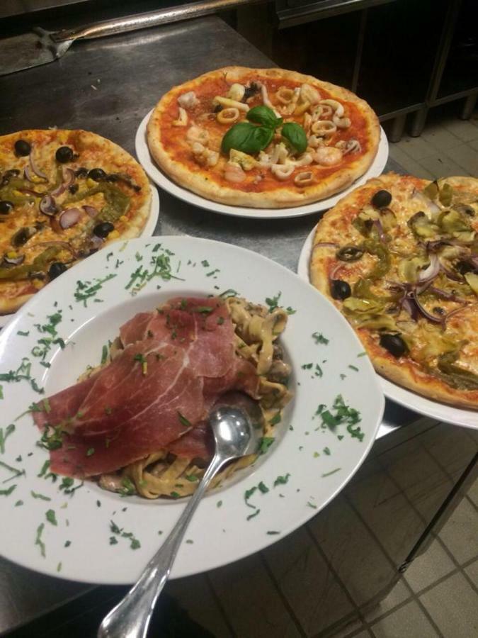 Weinstube Heigl Restaurante Pizzeria Puccini Hotel ลันด์สฮูท ภายนอก รูปภาพ